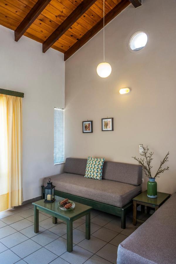 Theos Village Apartments Kato Daratso Dış mekan fotoğraf