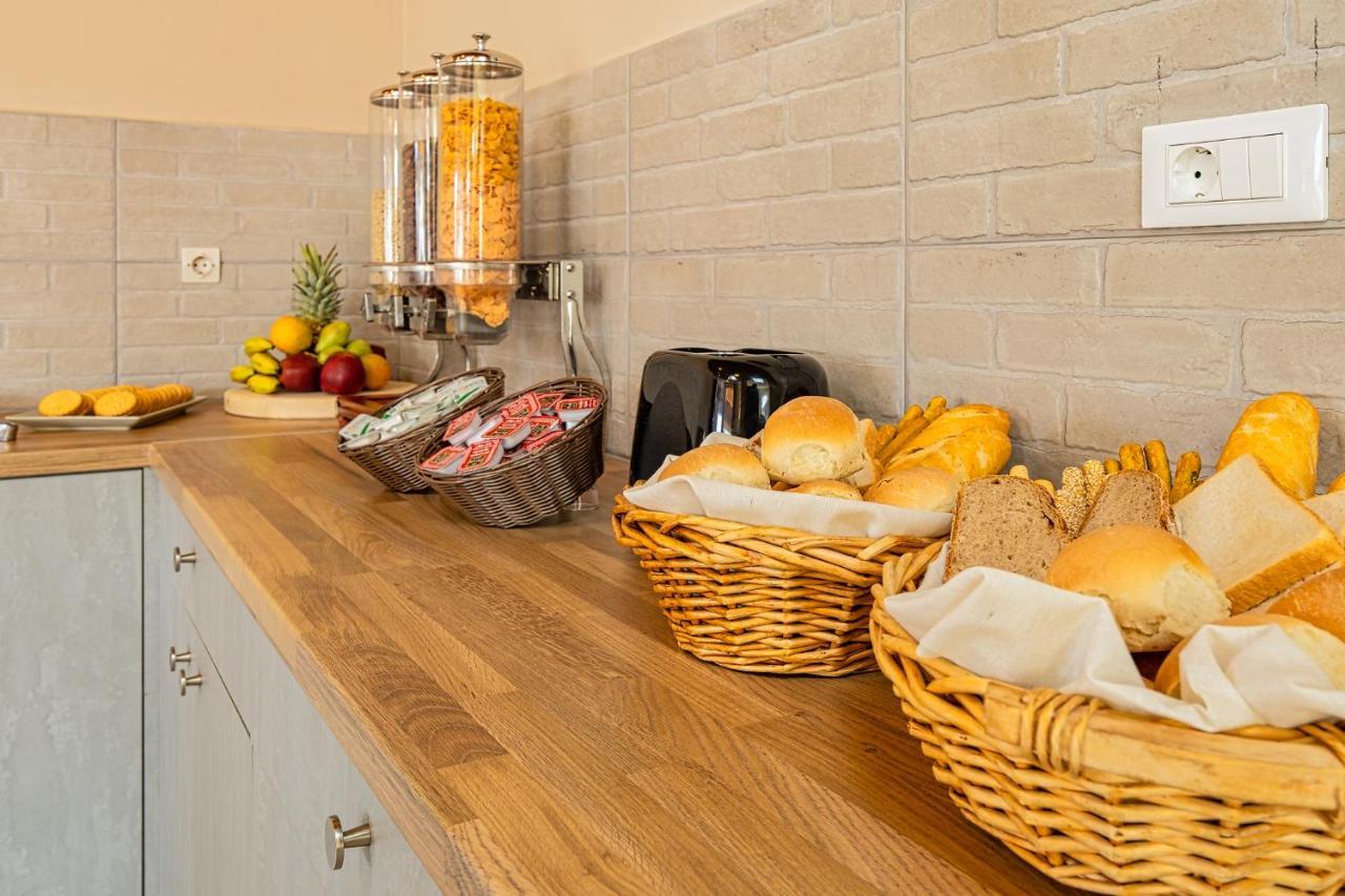 Theos Village Apartments Kato Daratso Dış mekan fotoğraf